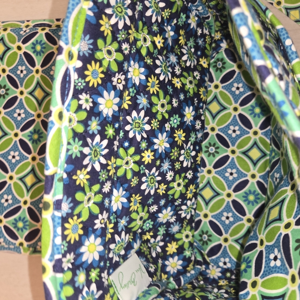 Vera Bradley Lindsay Crossbody, Daisy Daisy, NWOT - Picture 13 of 15